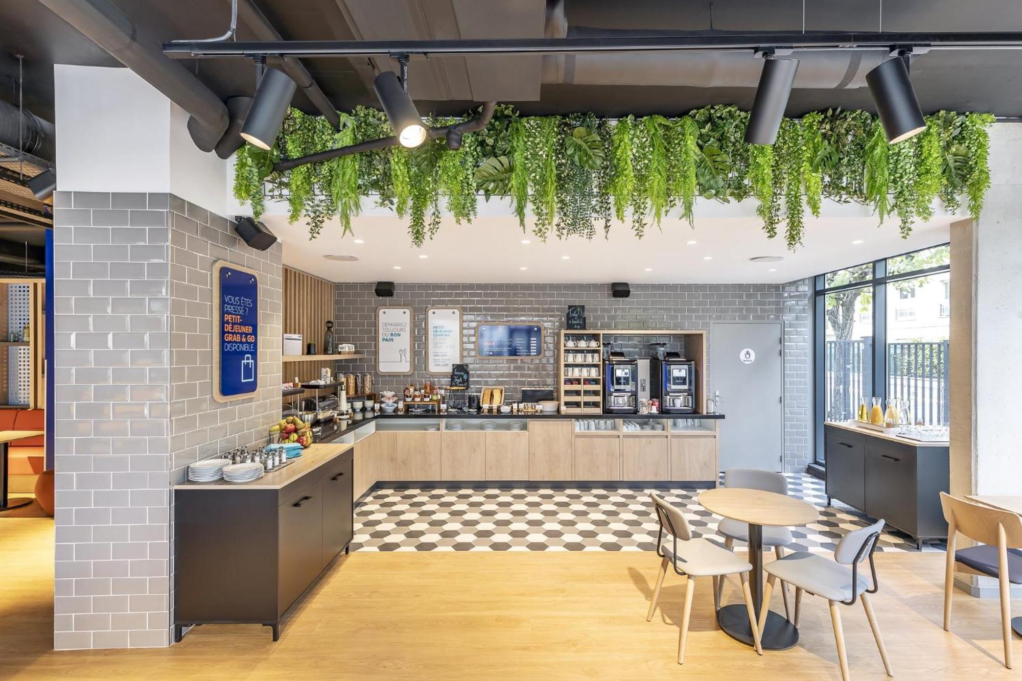 Holiday Inn Express Paris - Poissy By Ihg מראה חיצוני תמונה