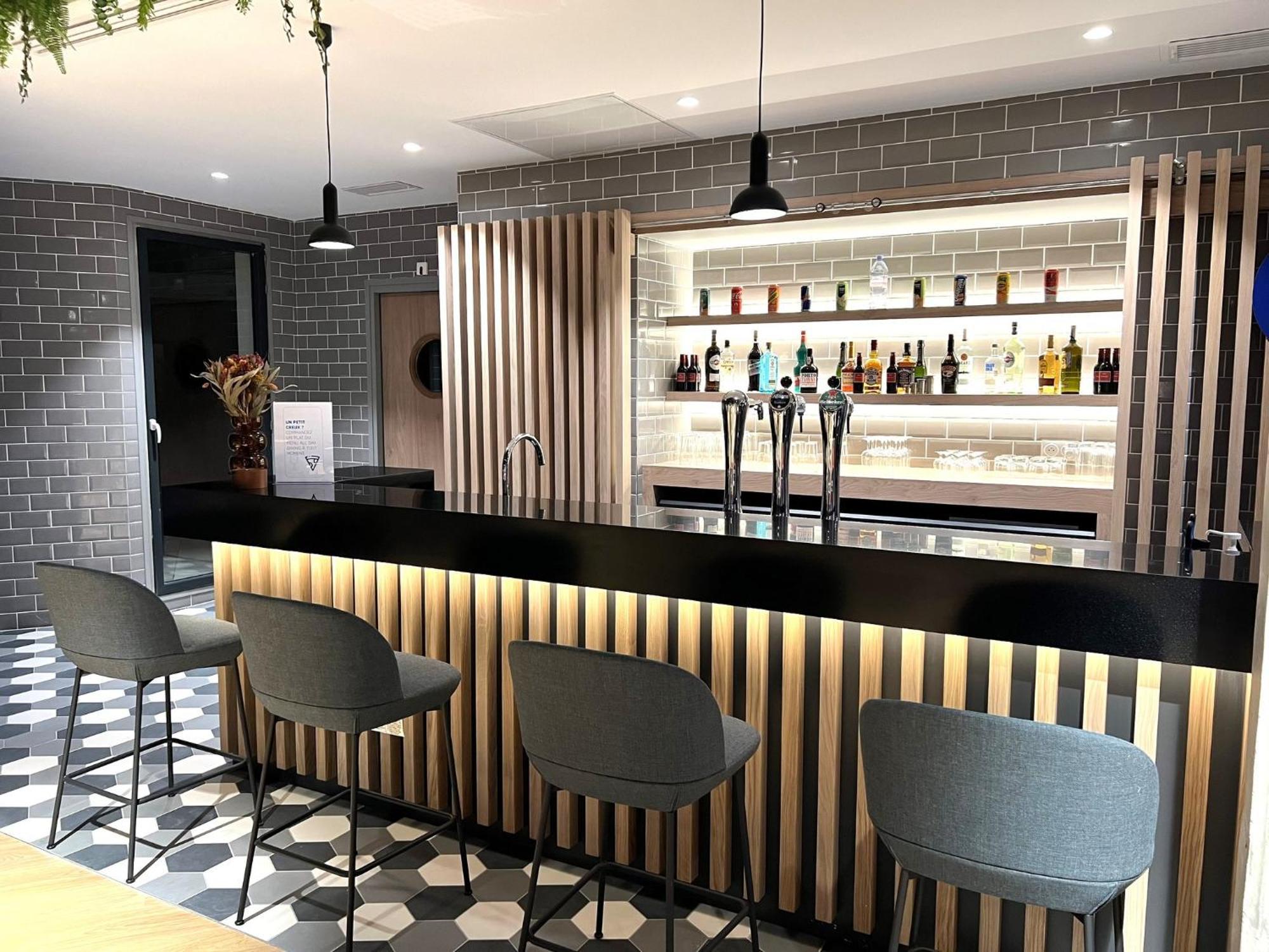 Holiday Inn Express Paris - Poissy By Ihg מראה חיצוני תמונה