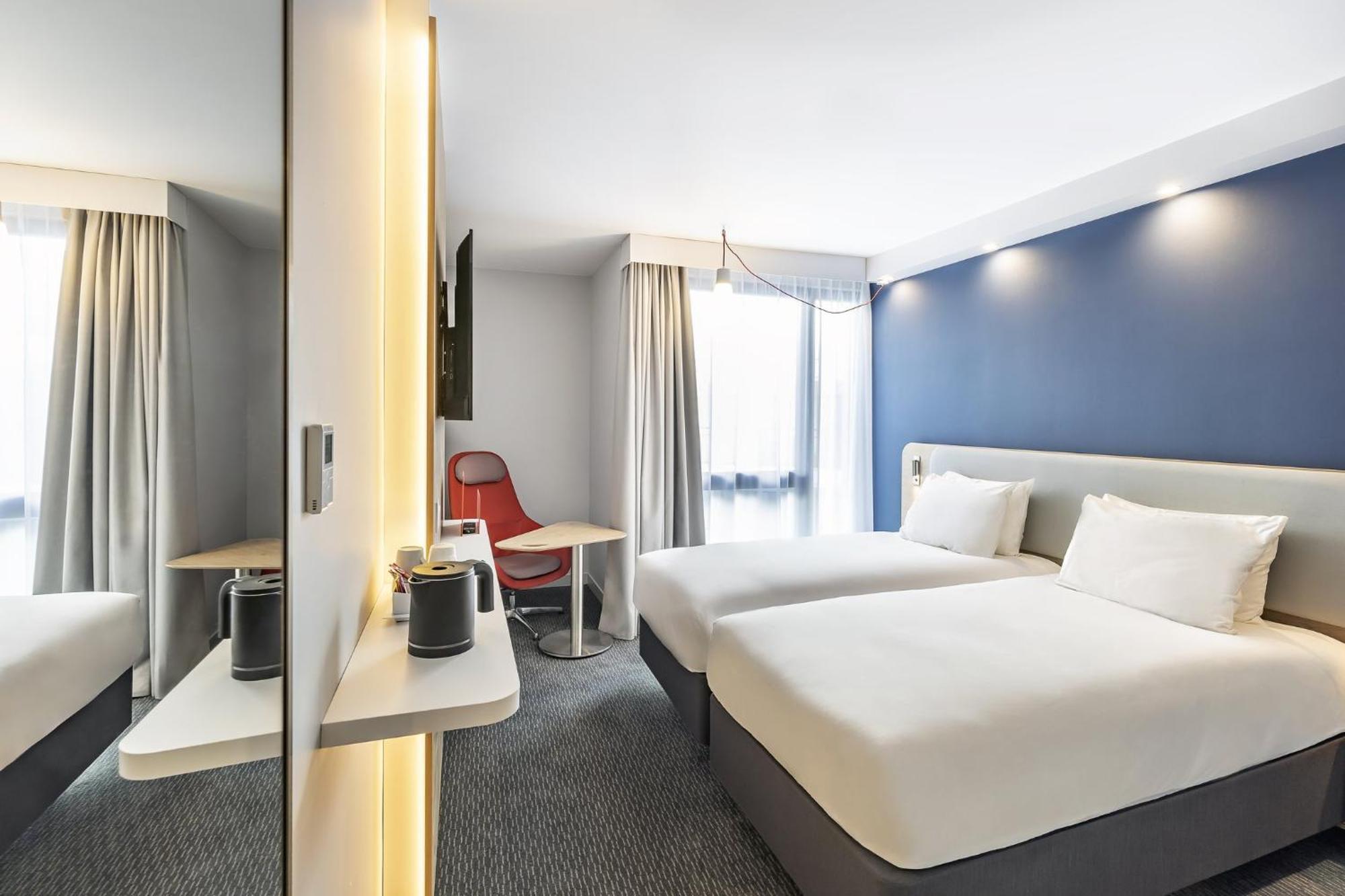 Holiday Inn Express Paris - Poissy By Ihg מראה חיצוני תמונה